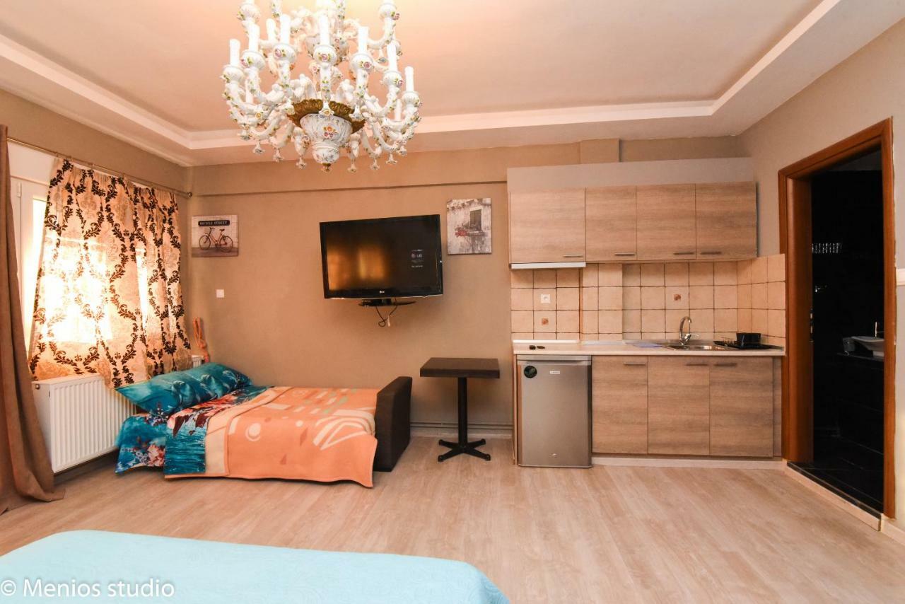 Menios Apartments And Studios Nea Kallikrateia Eksteriør bilde