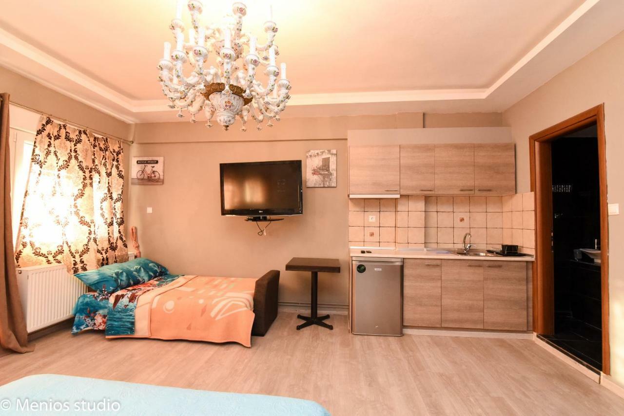 Menios Apartments And Studios Nea Kallikrateia Eksteriør bilde